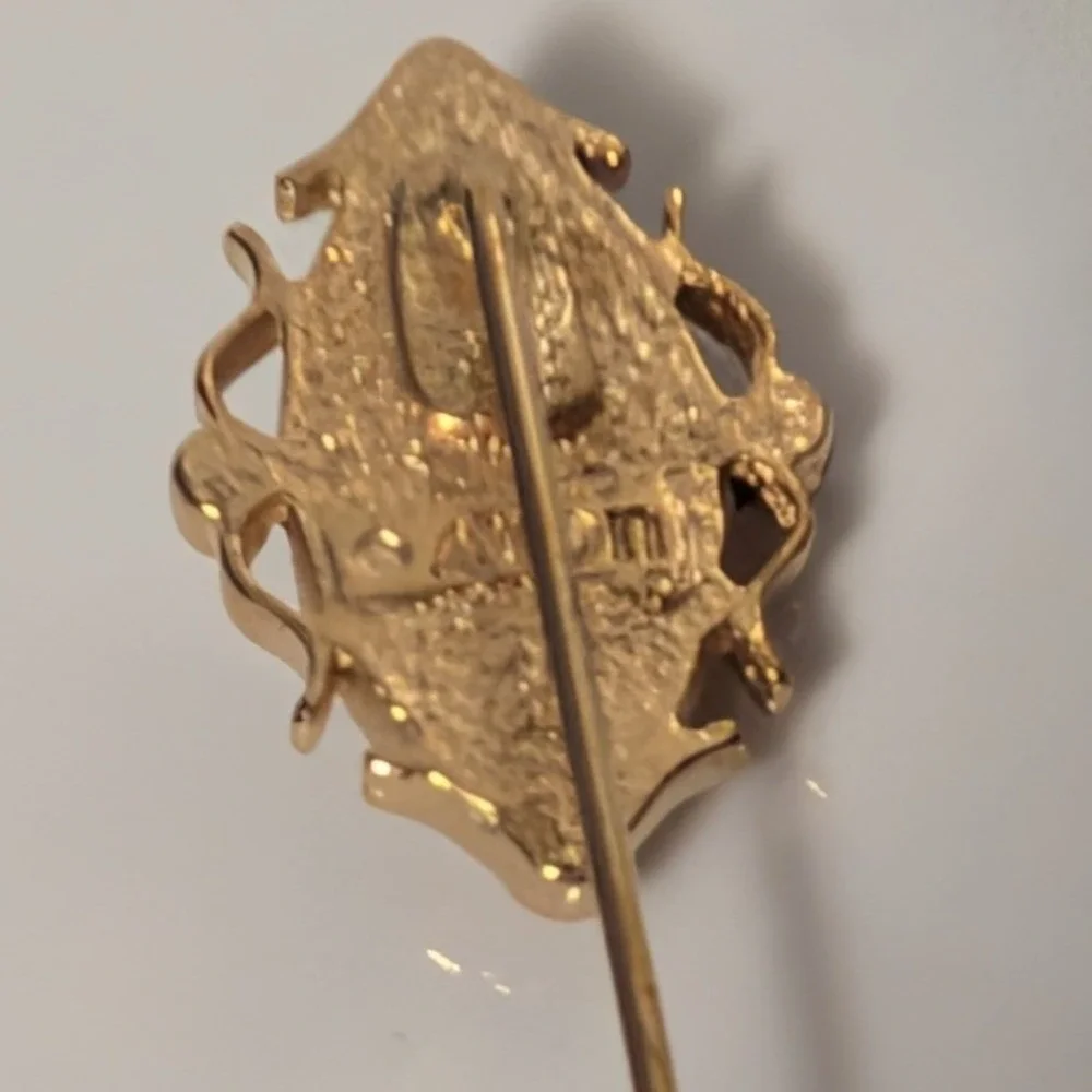 Vintage 1978 Avon Fashion Accents Cameo Stickpin‎ Gold Tone with Box